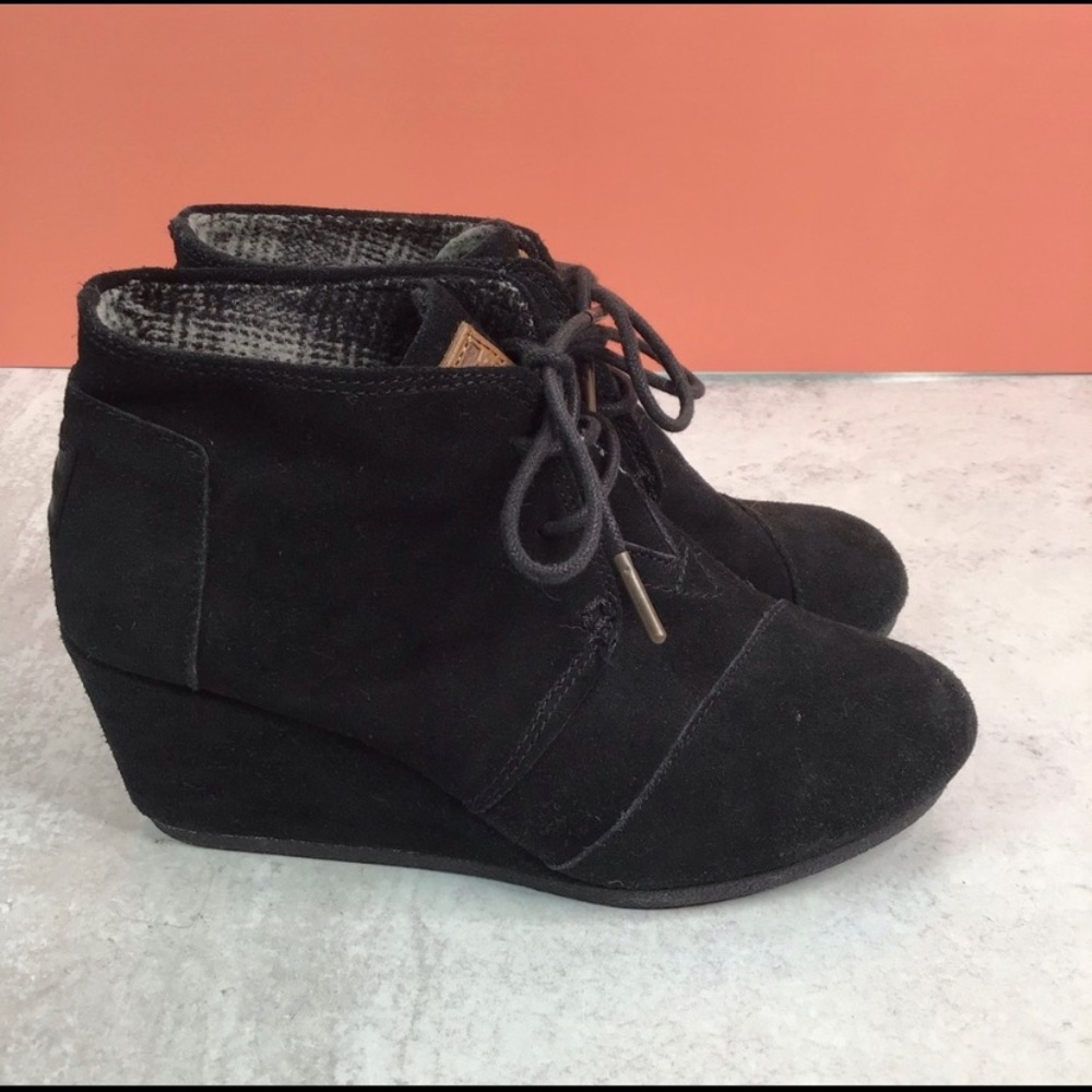 Tom’s Kala Lace Up Booties 6